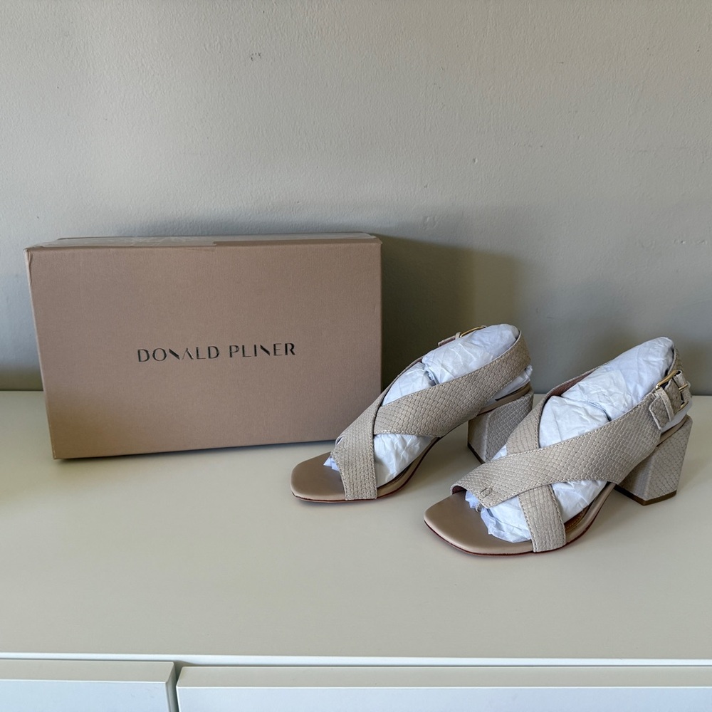 NWT Donald Pliner Pasha Vintage Leather Block Heel Praline-Metallic Snake Print - Picture 3 of 8